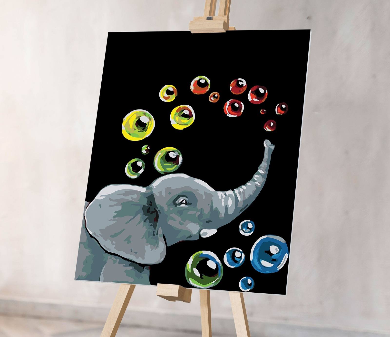 Elefánt színes szappanos buborékokkal